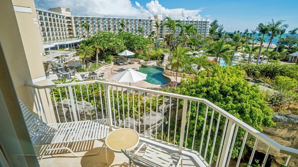 Executive Suite White 3